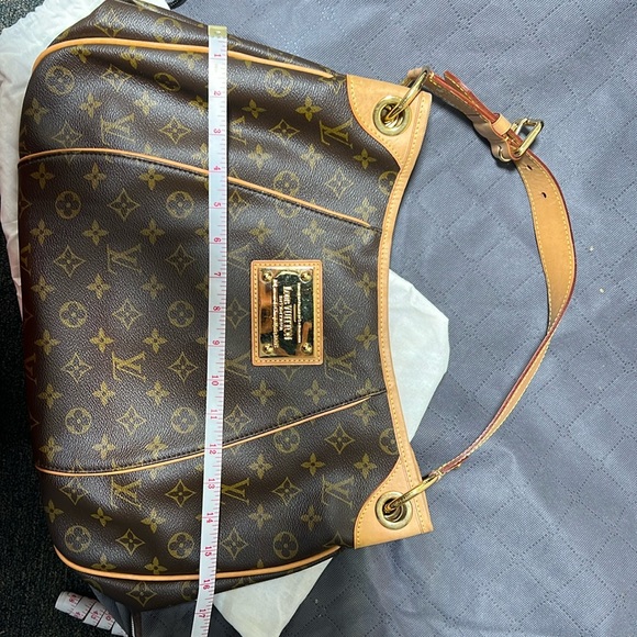 Louis Vuitton Inventeur bag - Picture 15 of 16